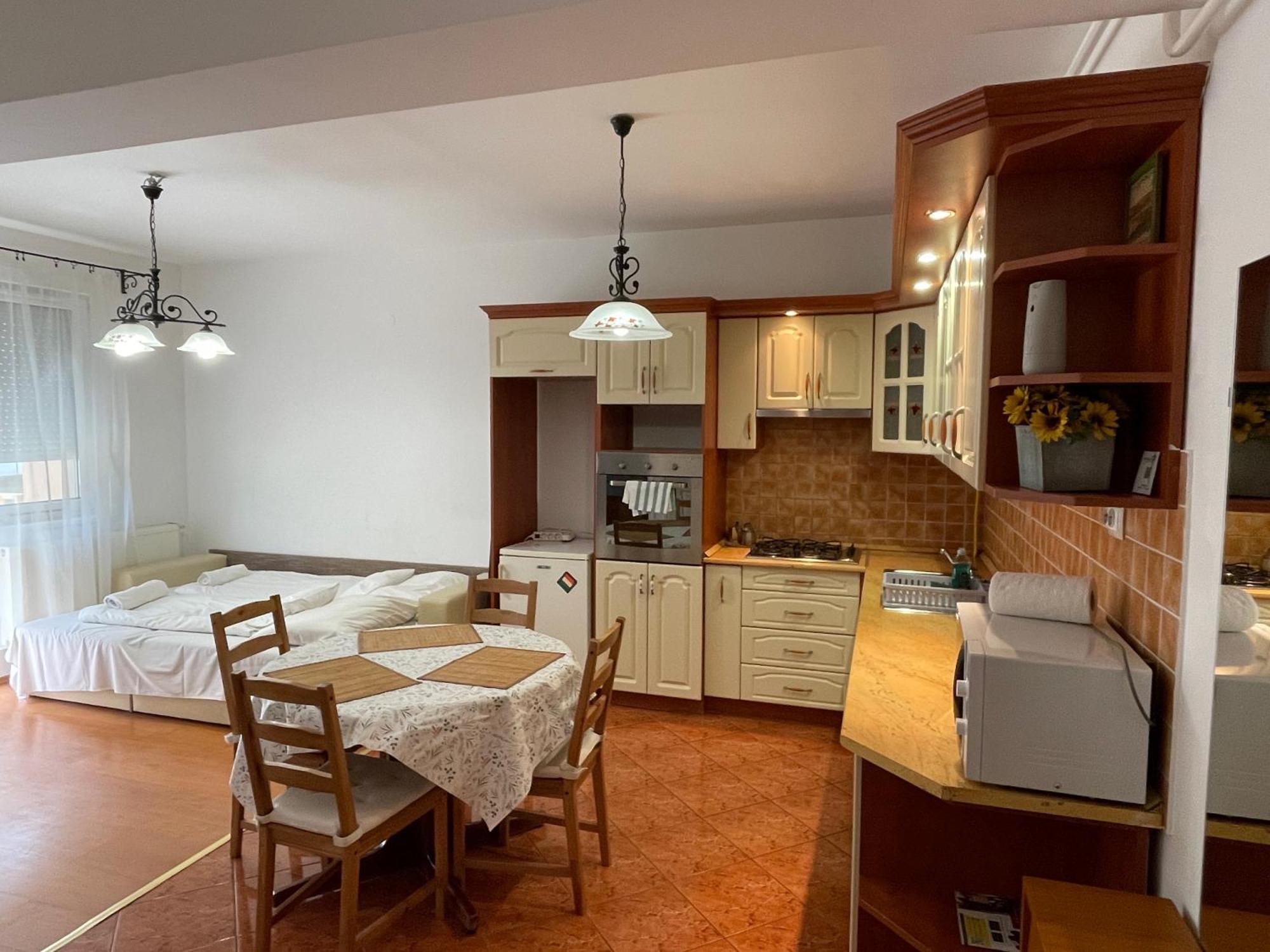 Zoli Apartmanok-Anita Koelcsey 34-36 Hajdúszoboszló Zewnętrze zdjęcie